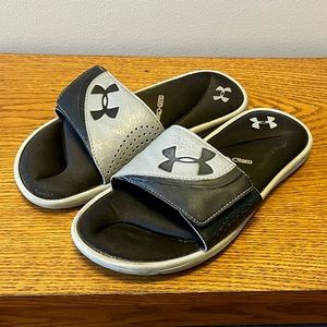 UNDER ARMOUR Black & Gray Adjustable Foam Slide Sandals Size 5Y